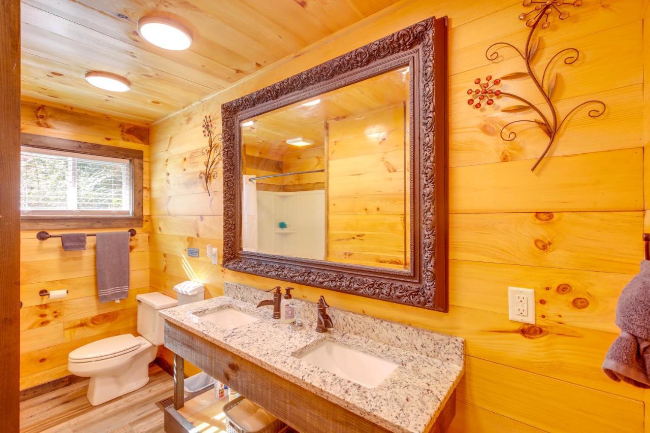 Pet-Friendly Chattanooga Cabin With Hot Tub And Kayaks ภายนอก รูปภาพ