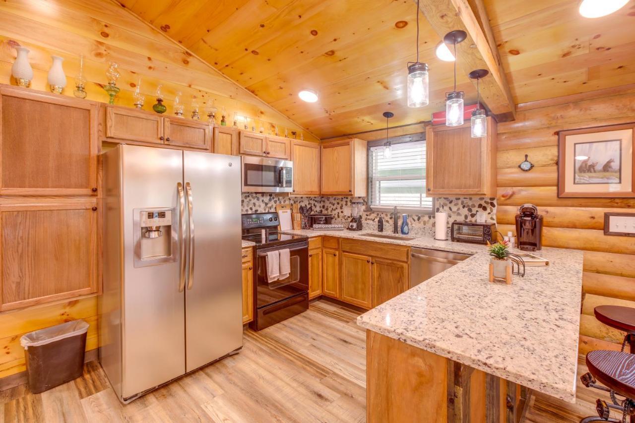 Pet-Friendly Chattanooga Cabin With Hot Tub And Kayaks ภายนอก รูปภาพ