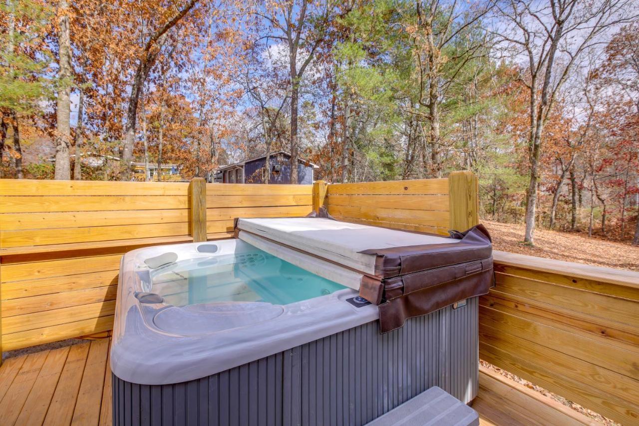 Pet-Friendly Chattanooga Cabin With Hot Tub And Kayaks ภายนอก รูปภาพ
